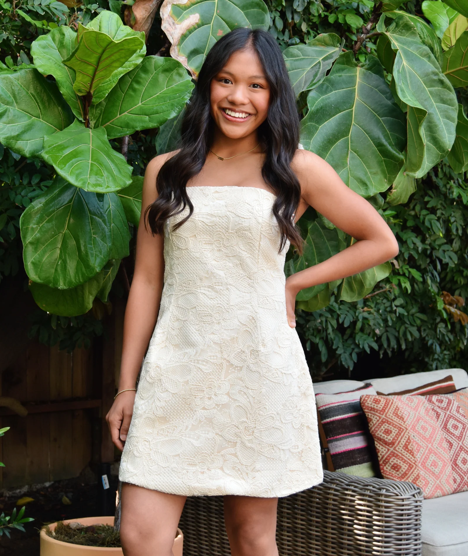 8apart Women Hepburn Strapless Lace Mini Dress - Image 3